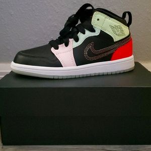 Jordan 1 Mid SE (PS)